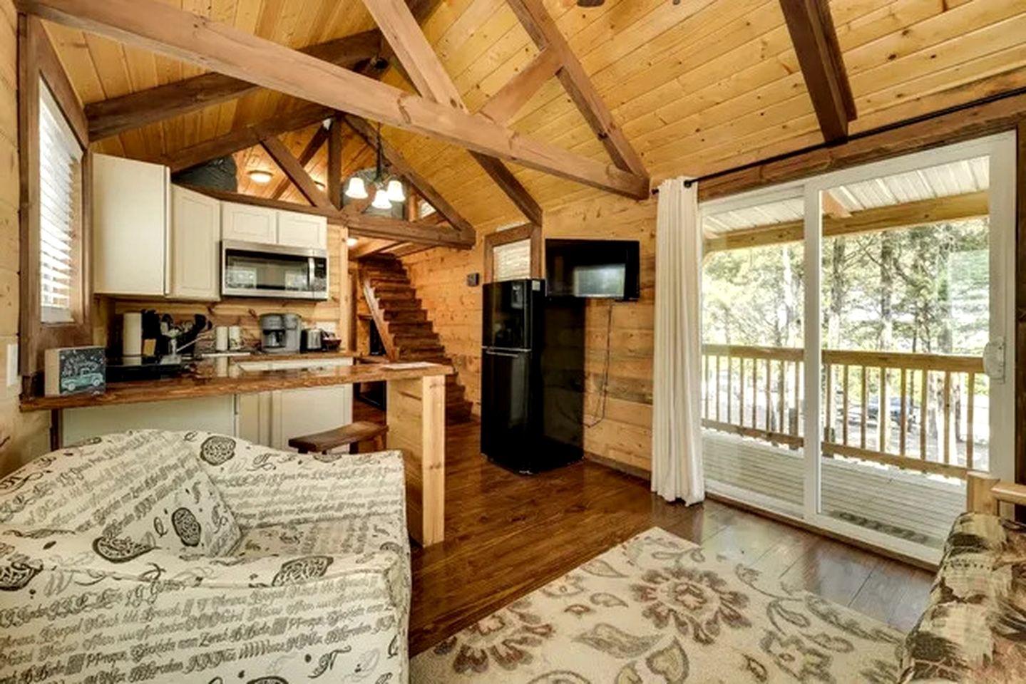 Chic Cabin Stay with Loft, Pool Access & Outdoor Fire Pit in Branson, Missouri