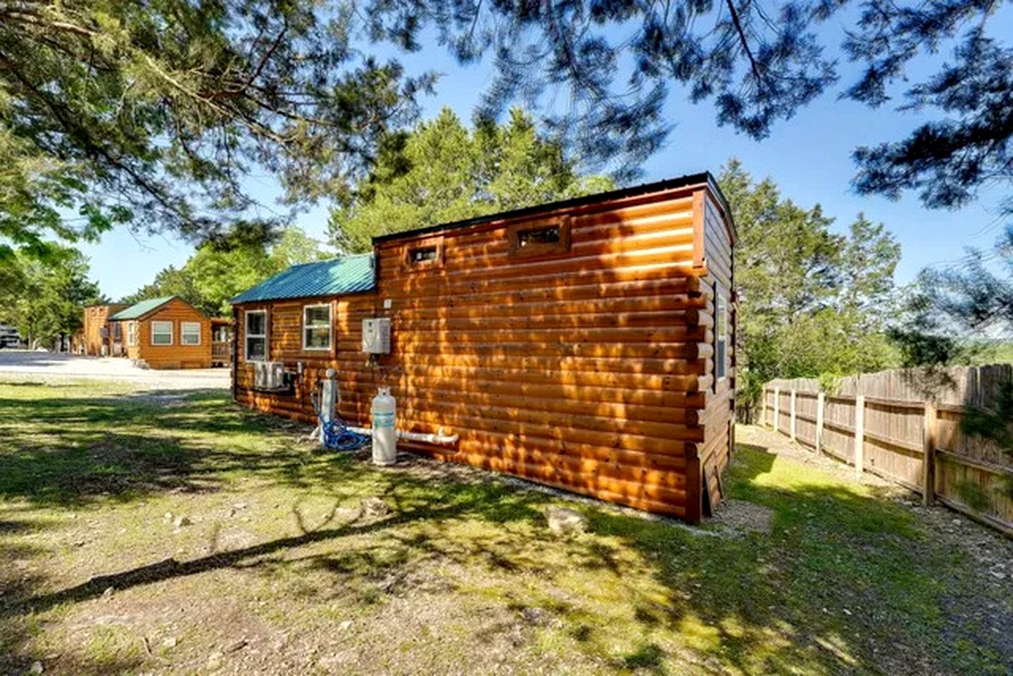 Classic Cabin Getaway with Loft, Fire Pit & Pool Access in Branson, Missouri