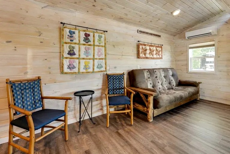 Cabins (United States of America, Branson, Missouri)