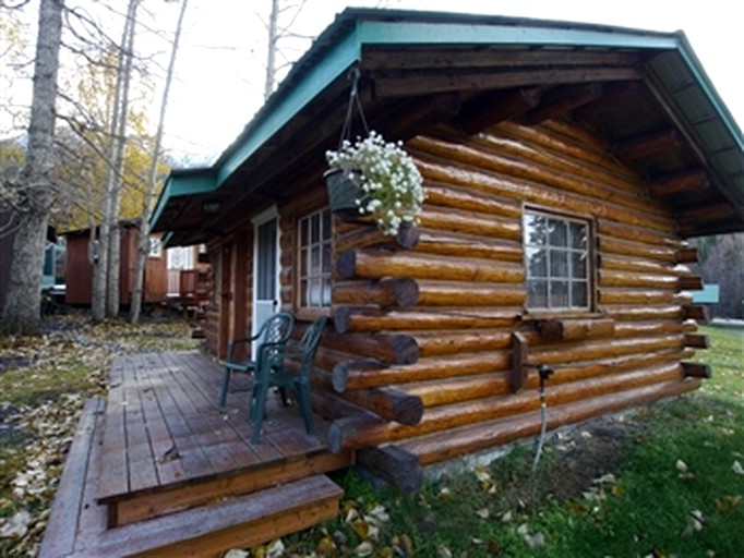 Log Cabins (United States of America, Cooper Landing, Alaska)