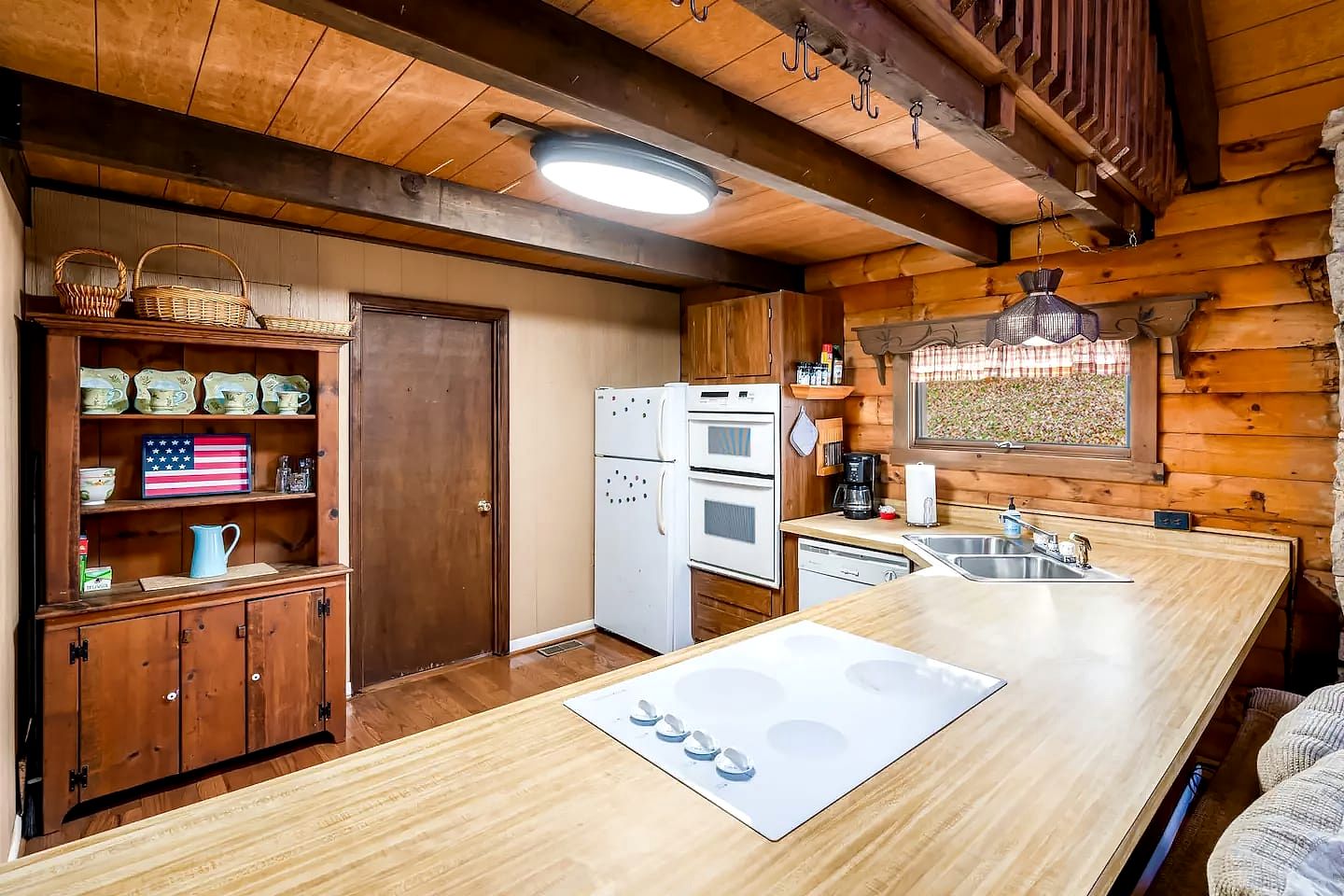 Log Cabin with Hot Tub, Fire Pit and Spacious Deck Nestled in the Woods of Great Cacapon, WV