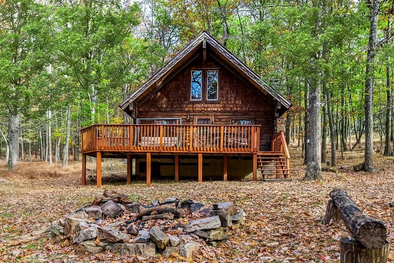 Cabins (United States of America, Great Cacapon, West Virginia)