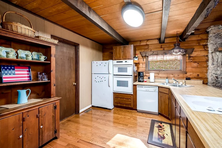 Cabins (United States of America, Great Cacapon, West Virginia)