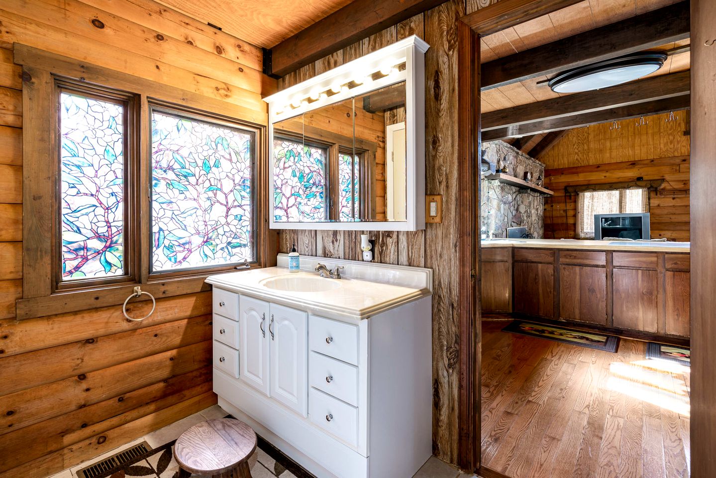 Log Cabin with Hot Tub, Fire Pit and Spacious Deck Nestled in the Woods of Great Cacapon, WV