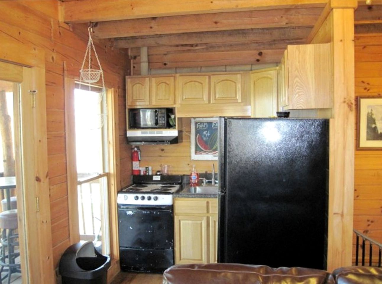 Log Cabin in the Clouds with Spectacular Views in Northern Chattanooga, Tennessee