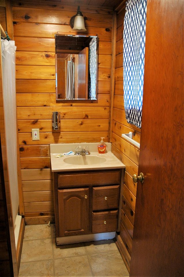 Delightful Log Cabin for a Serene Getaway Along the Kenai River, Alaska