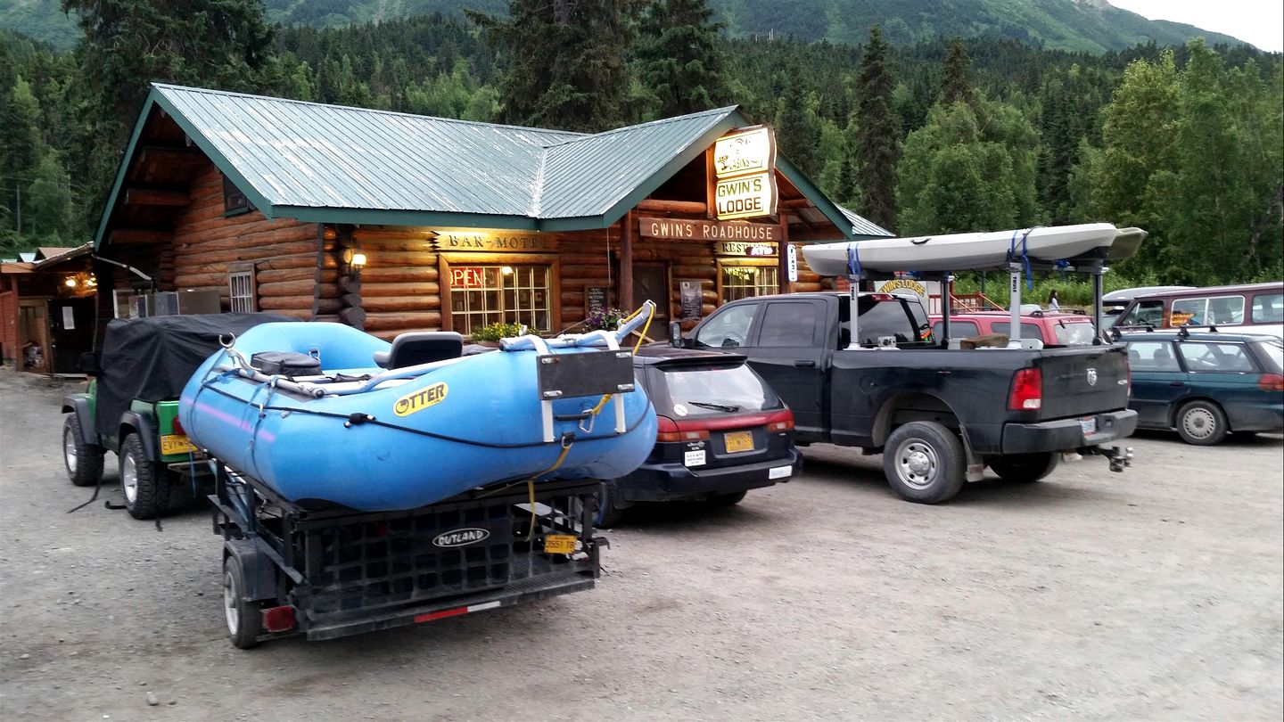 Delightful Log Cabin for a Serene Getaway Along the Kenai River, Alaska