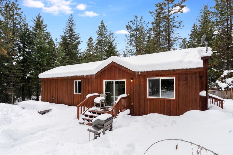 Cabins (United States of America, Trout Lake, Washington)