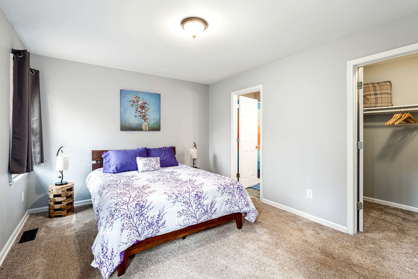 Log Cabin with new Hot Tub, Fire Pit and Game Room - Perfect for Your Family Getaway in Harpers Ferry, WV