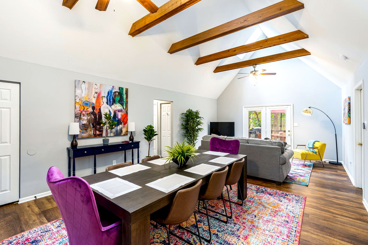 Log Cabin with new Hot Tub, Fire Pit and Game Room - Perfect for Your Family Getaway in Harpers Ferry, WV