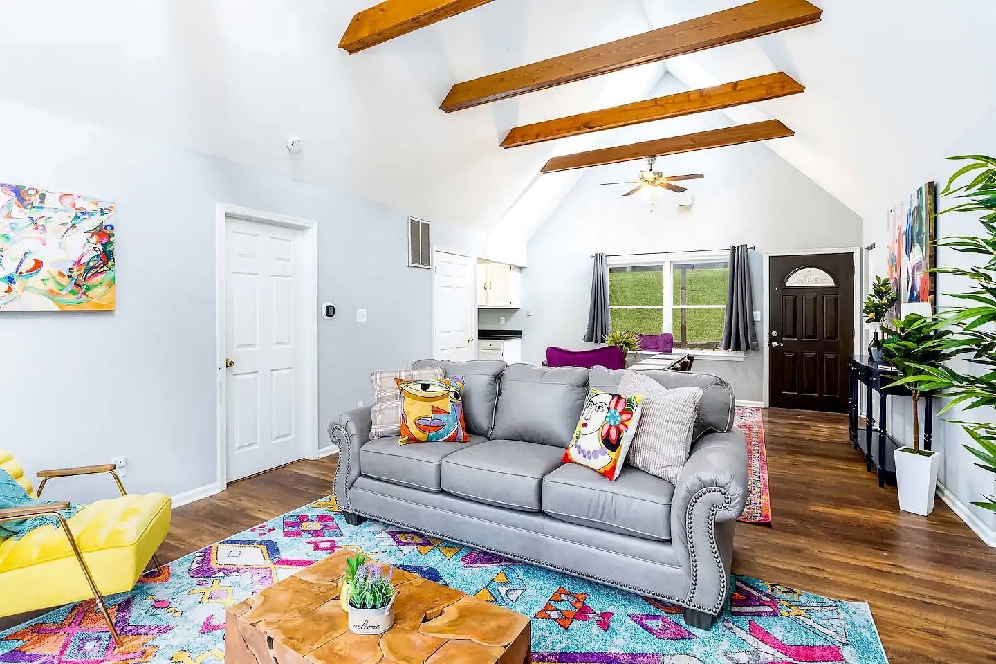 Log Cabin with new Hot Tub, Fire Pit and Game Room - Perfect for Your Family Getaway in Harpers Ferry, WV