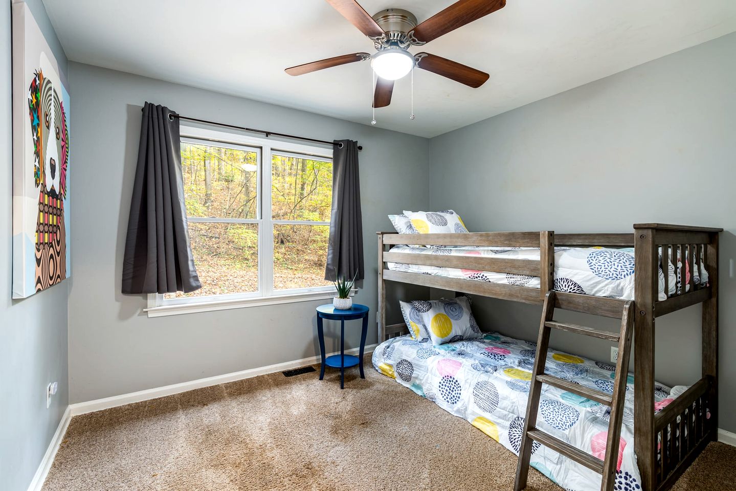 Log Cabin with new Hot Tub, Fire Pit and Game Room - Perfect for Your Family Getaway in Harpers Ferry, WV