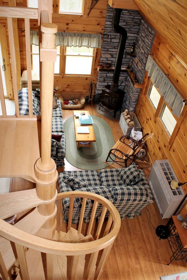 Beautiful Log Cabin Surrounded by Trees by Saltwater Tidal Cove for a Peaceful Getaway in Sullivan, Maine