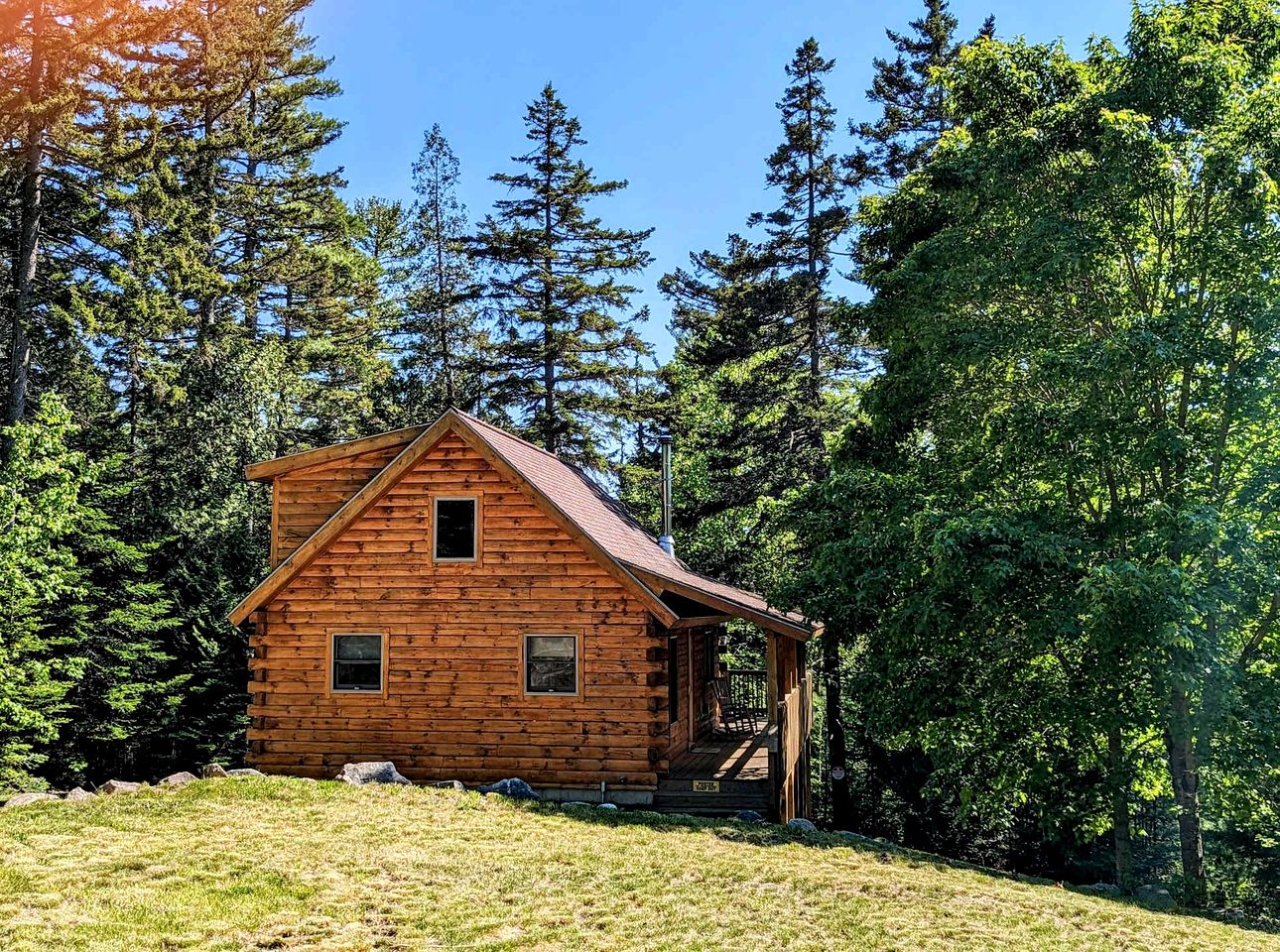 Beautiful Log Cabin Surrounded by Trees by Saltwater Tidal Cove for a Peaceful Getaway in Sullivan, Maine