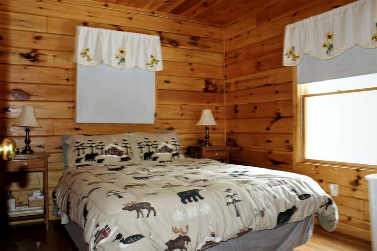 Log Cabins (United States of America, Sullivan, Maine)