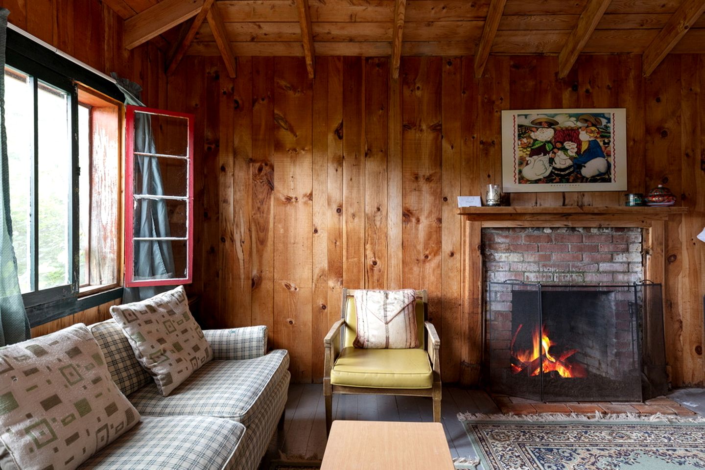 Fantastic Log Cabin Rental with Fireplace near the Appalachian Trail