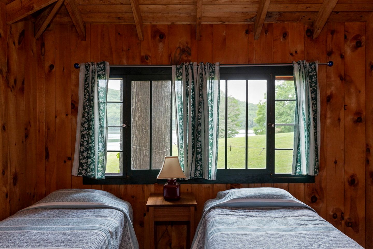 Fantastic Log Cabin Rental with Fireplace near the Appalachian Trail