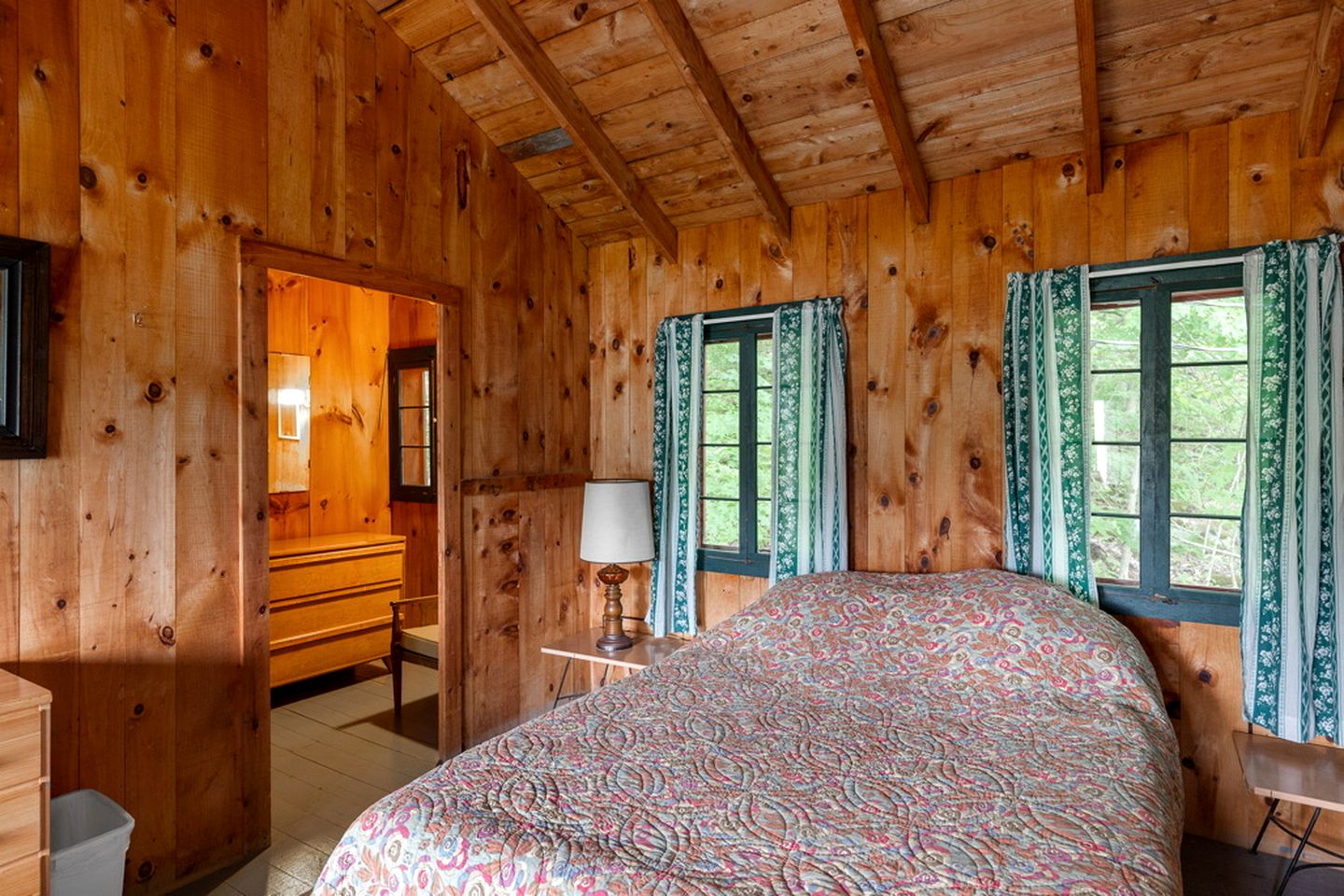 Fantastic Log Cabin Rental with Fireplace near the Appalachian Trail