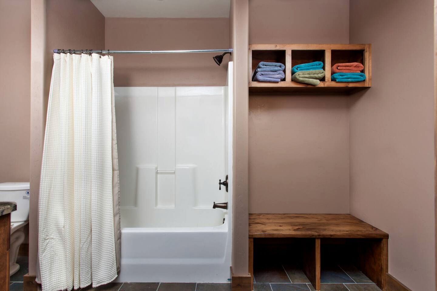 Amazing Log Cabin Rental with Pool Table in the Mountains in West Glacier, Montana