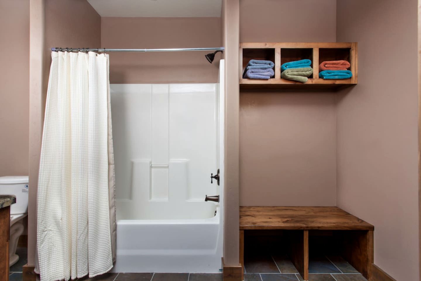 Amazing Log Cabin Rental with Pool Table in the Mountains in West Glacier, Montana