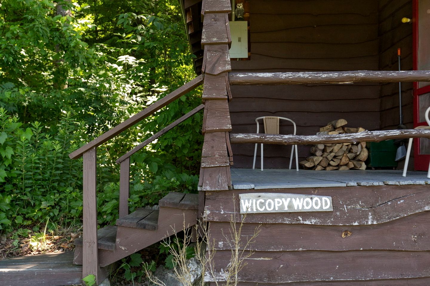 One-Bedroom Log Cabin Rental near the White Mountain National Forest