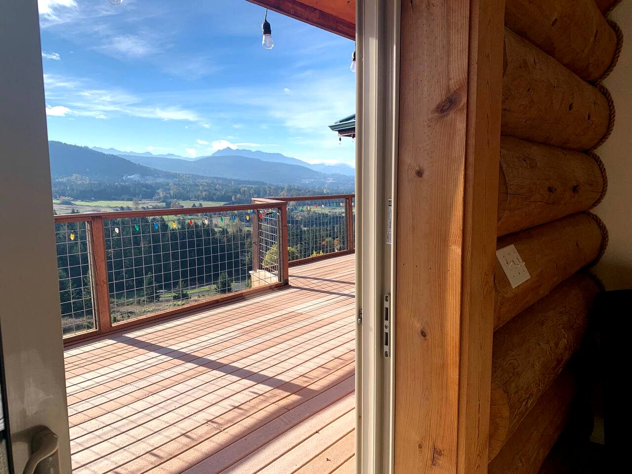 Cozy Secluded Log Cabin Retreat with Stunning Views, Luxury Comfort & Grill Deck in Sequim, Washington