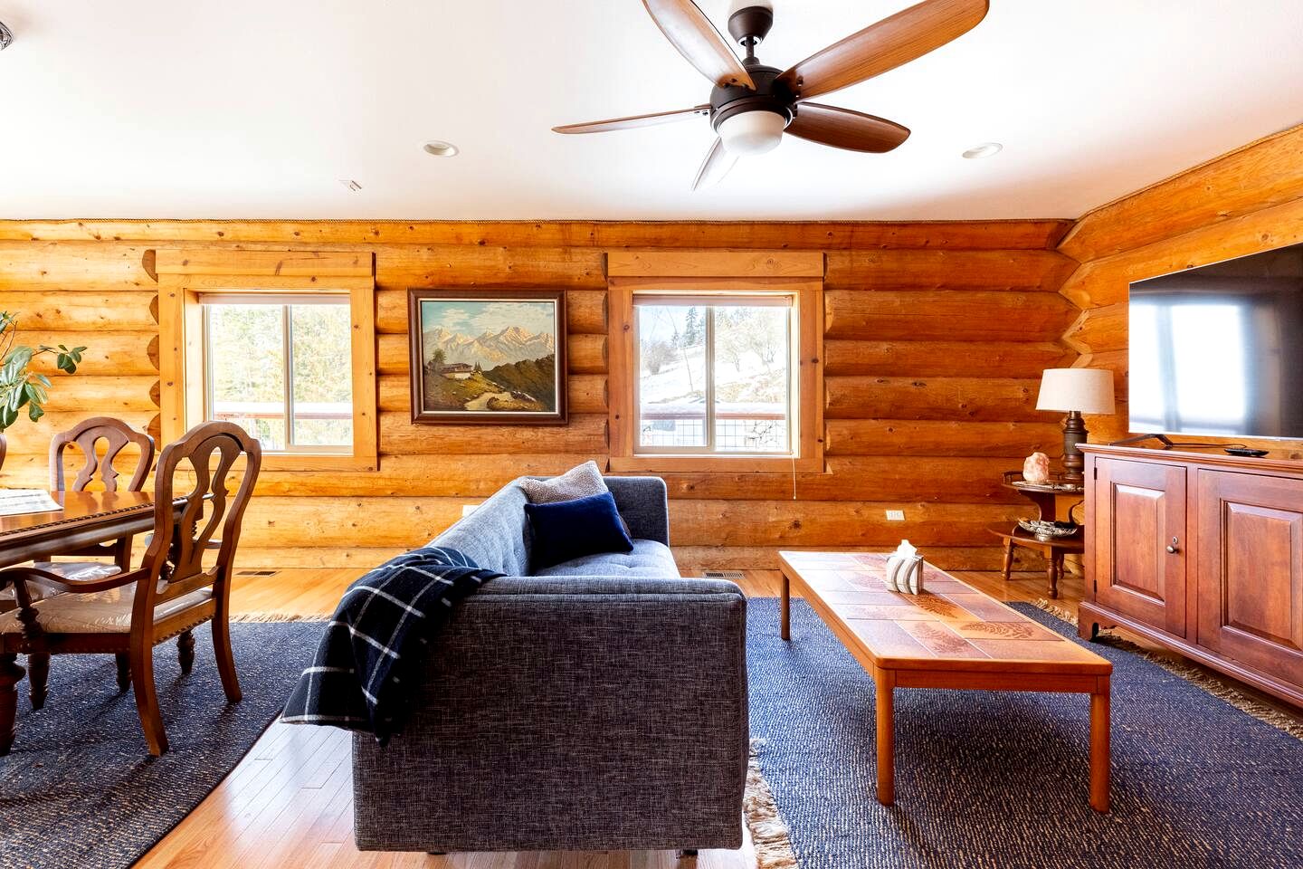 Cozy Secluded Log Cabin Retreat with Stunning Views, Luxury Comfort & Grill Deck in Sequim, Washington