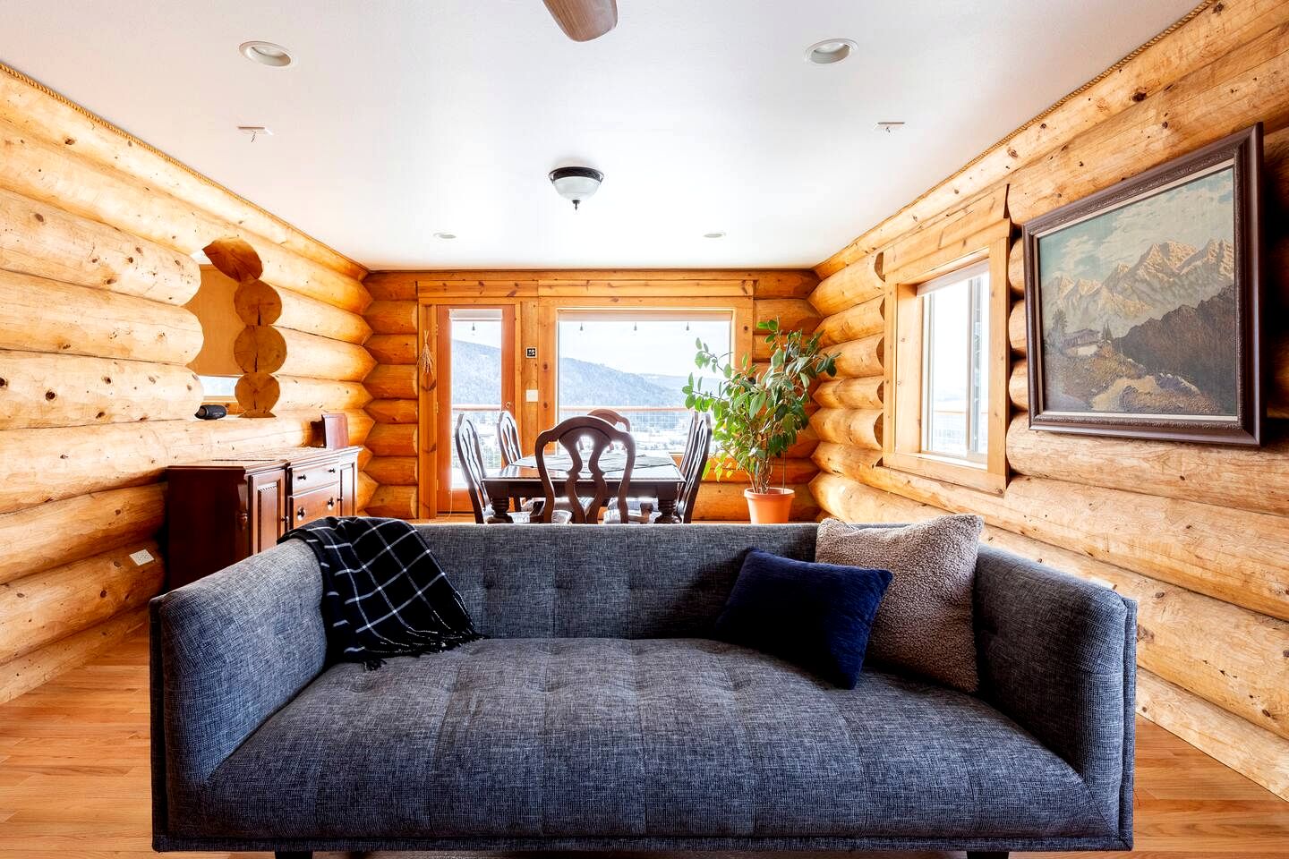 Cozy Secluded Log Cabin Retreat with Stunning Views, Luxury Comfort & Grill Deck in Sequim, Washington