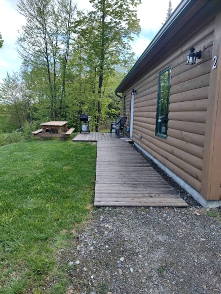 Handicapped Accessible Log Cabin Rental near Smugglers' Notch Park, Vermont