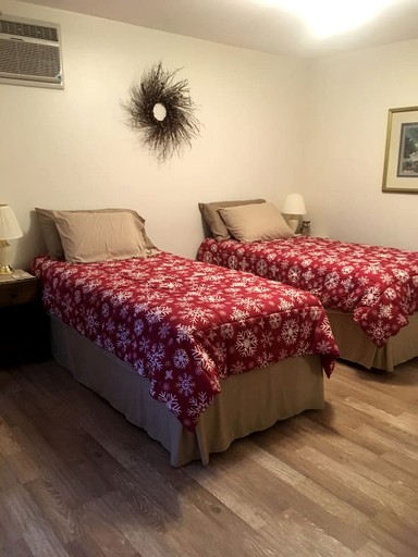 Cabins (United States of America, Hyde Park, Vermont)