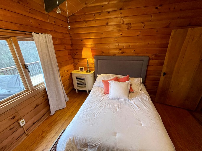 Log Cabins (United States of America, Great Cacapon, West Virginia)