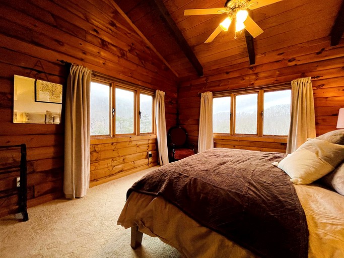 Log Cabins (United States of America, Great Cacapon, West Virginia)