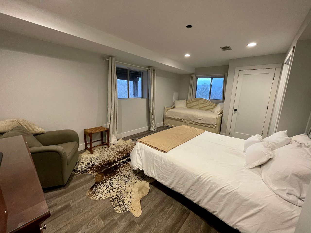 Secluded, Solar Powered Log Cabin on the Great Cacapon River, Perfect for Large Group Getaways to the West Virginia Wilderness