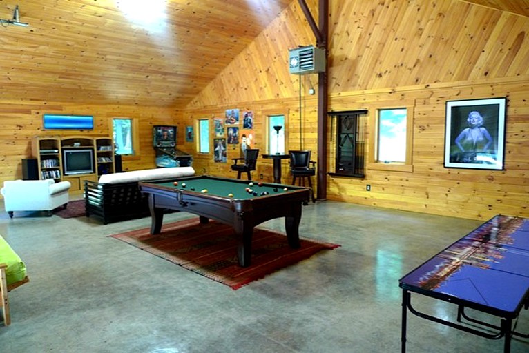 Cabins (Lake Hill, New York, United States)