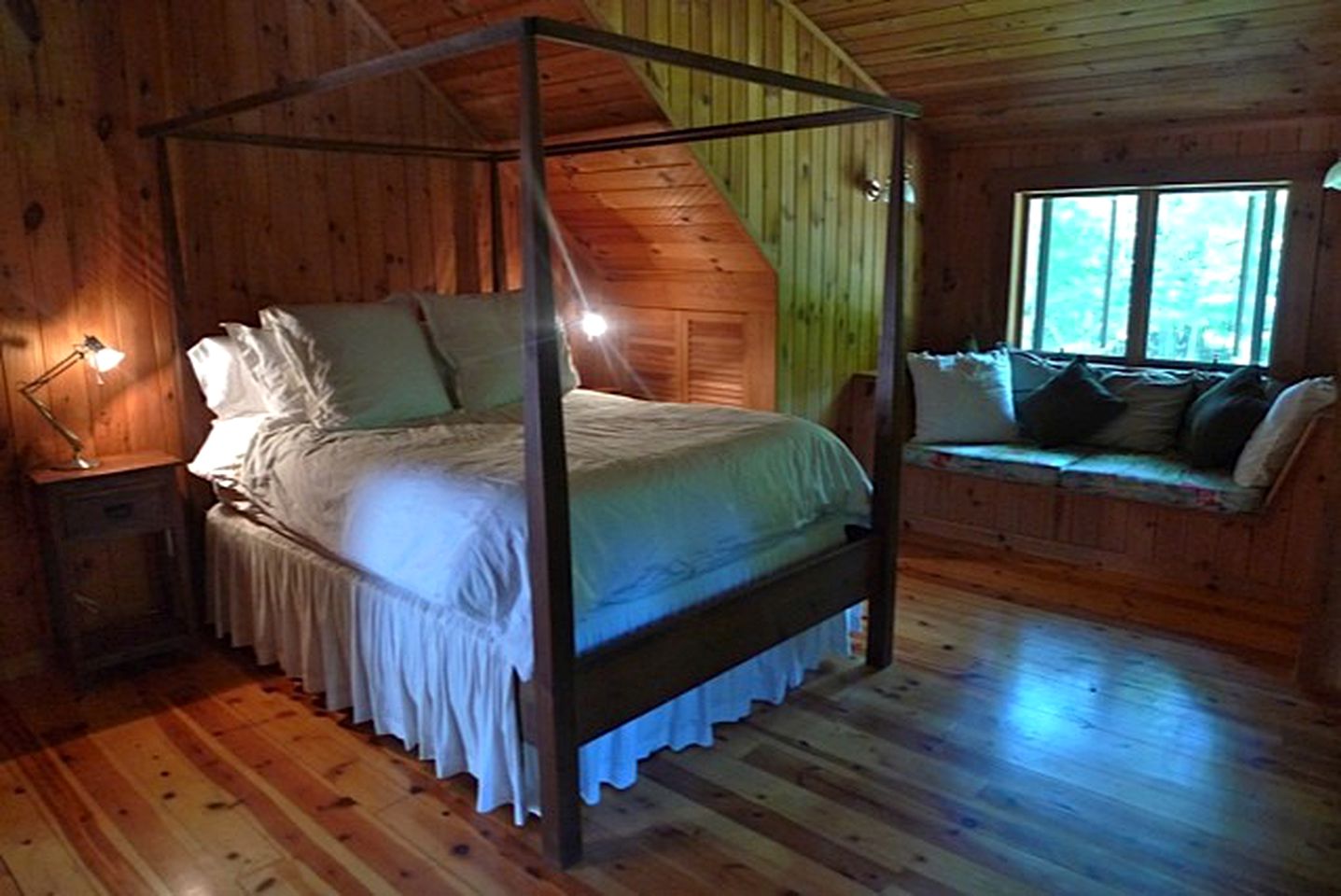Spacious Family-Friendly Cabin with Games Room near Woodstock, New York