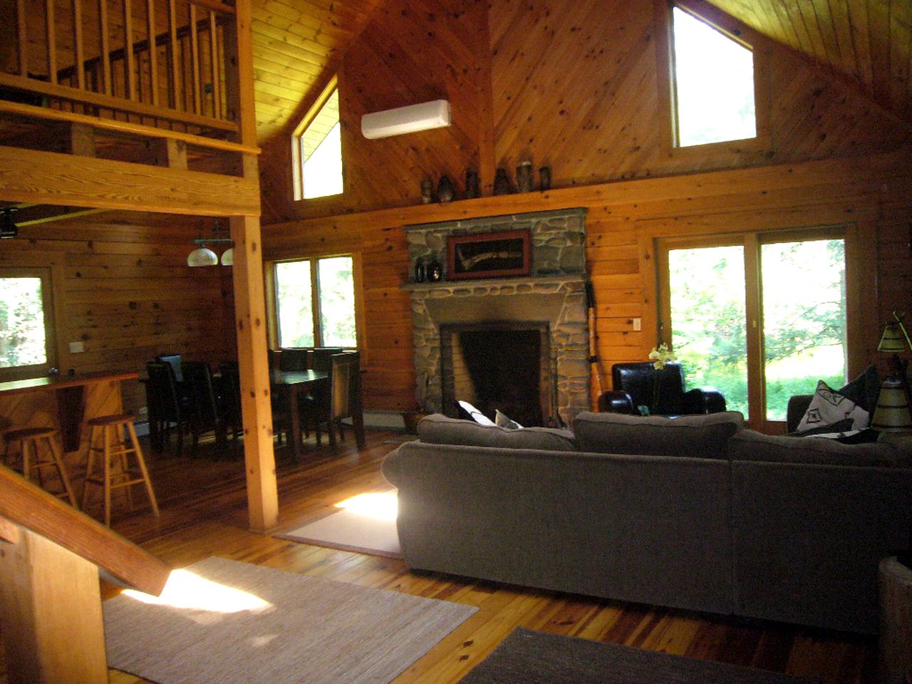 Spacious Family-Friendly Cabin with Games Room near Woodstock, New York