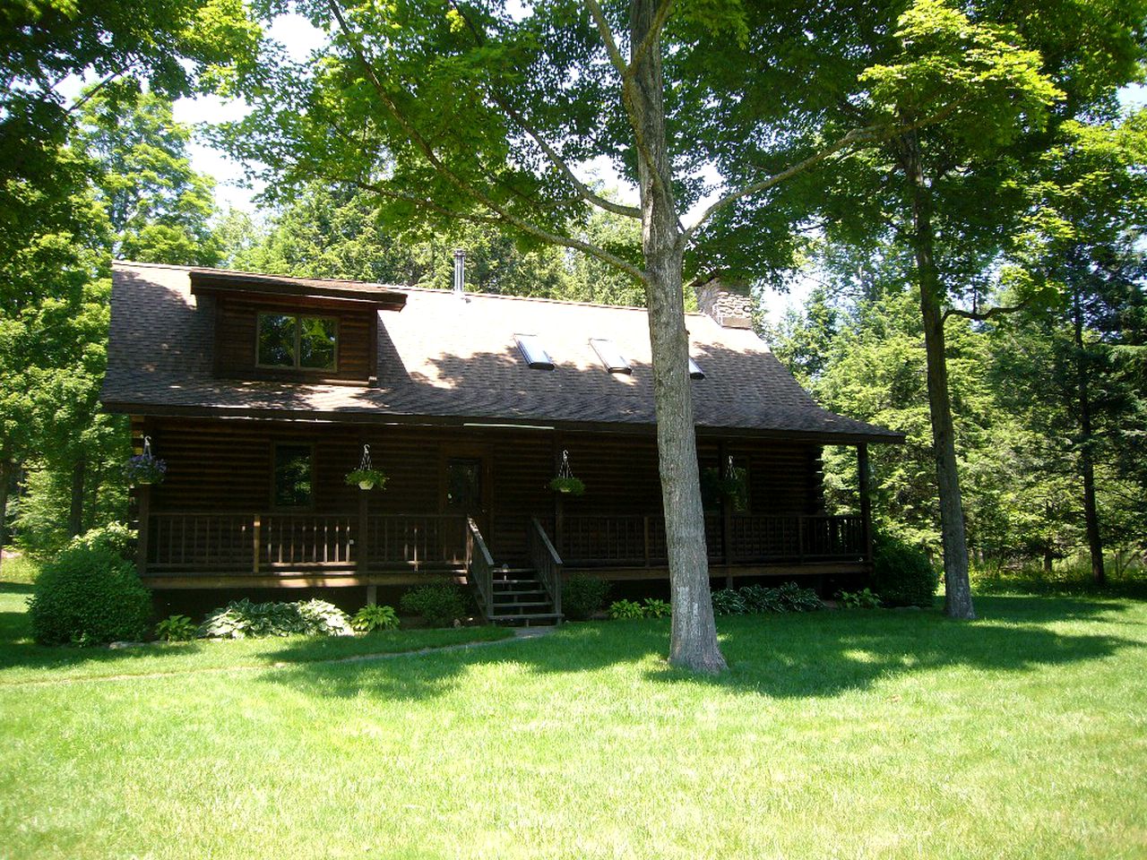 Spacious Family-Friendly Cabin with Games Room near Woodstock, New York