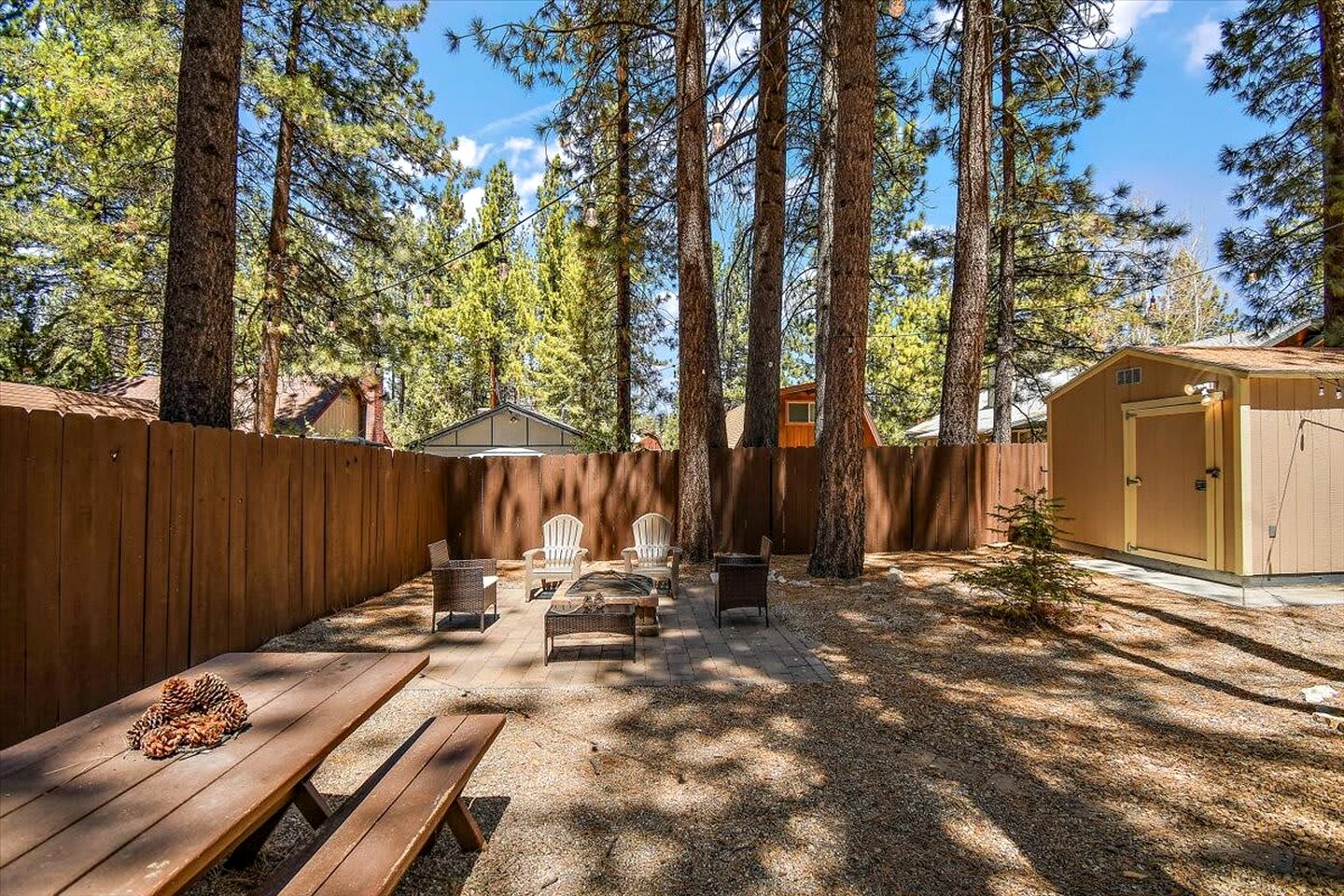 Stunning Wooden Cabin with Fire Pit and Barbecue in Big Bear Lake, California
