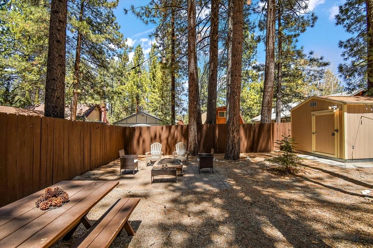 Cabins (United States of America, Big Bear Lake, California)