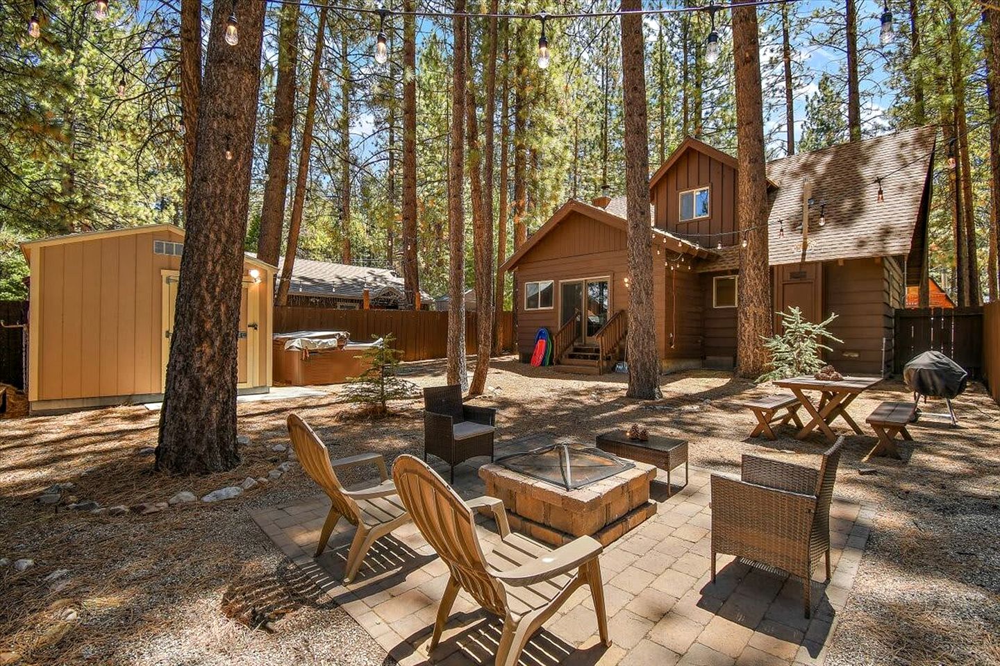 Stunning Wooden Cabin with Fire Pit and Barbecue in Big Bear Lake, California