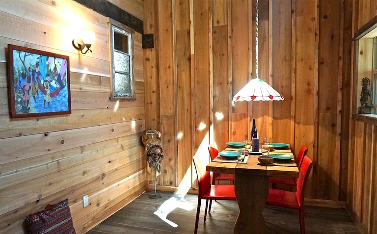 Cabins (Nelson, British Columbia, Canada)