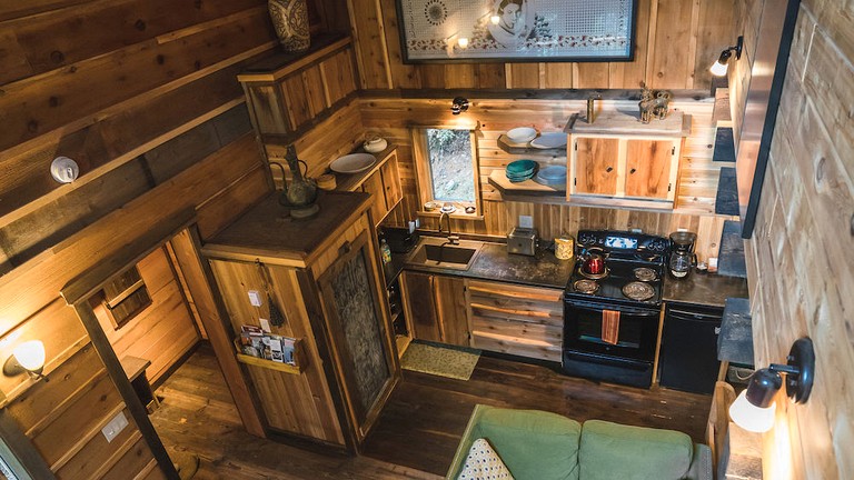 Spacious Timber Frame Cabin next to a Private Hiking Trail near Nelson, British Columbia | Cabins (Nelson, British Columbia, Canada)