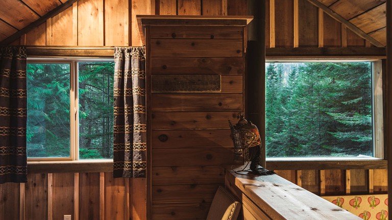 Spacious Timber Frame Cabin next to a Private Hiking Trail near Nelson, British Columbia | Cabins (Nelson, British Columbia, Canada)