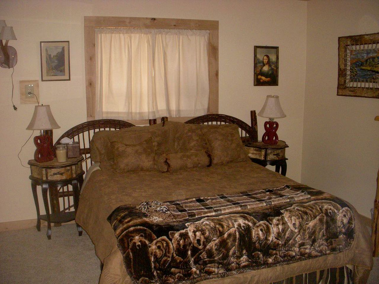 Luxury, Waterfront Cabin with Private Hot Tub on Lake DeWeese Wildlife Refuge in Colorado