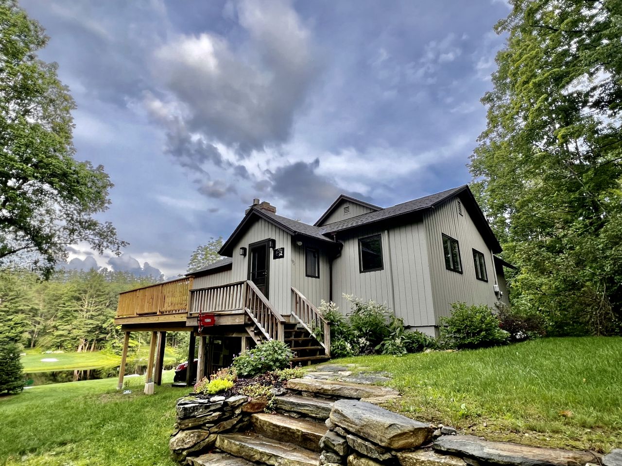 Stylish Cabin Nestled Into the Breathtaking Landscape in Vermont