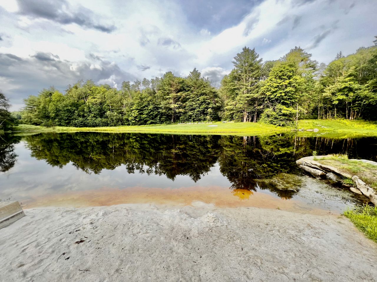 Stylish Cabin Nestled Into the Breathtaking Landscape in Vermont