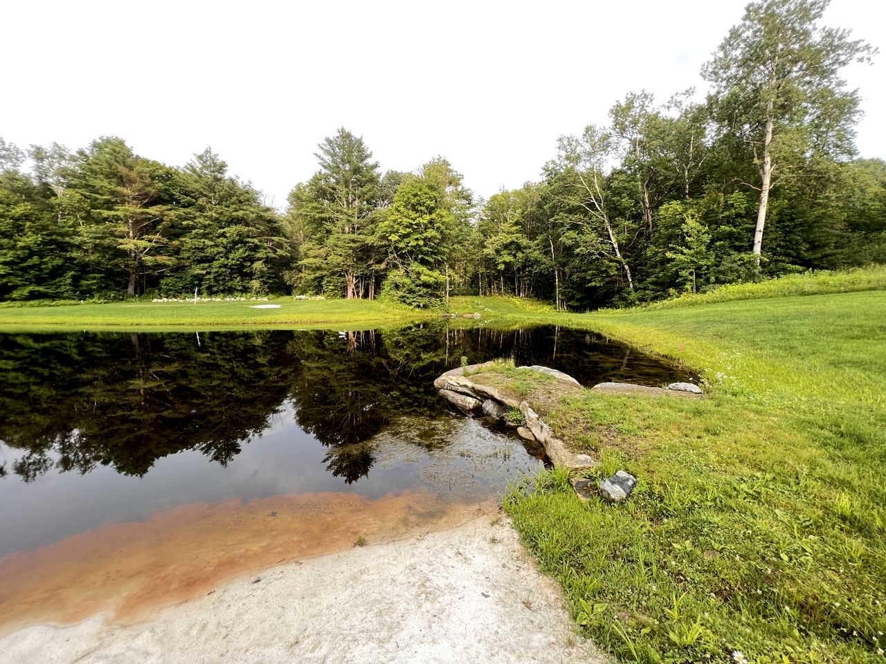 Stylish Cabin Nestled Into the Breathtaking Landscape in Vermont