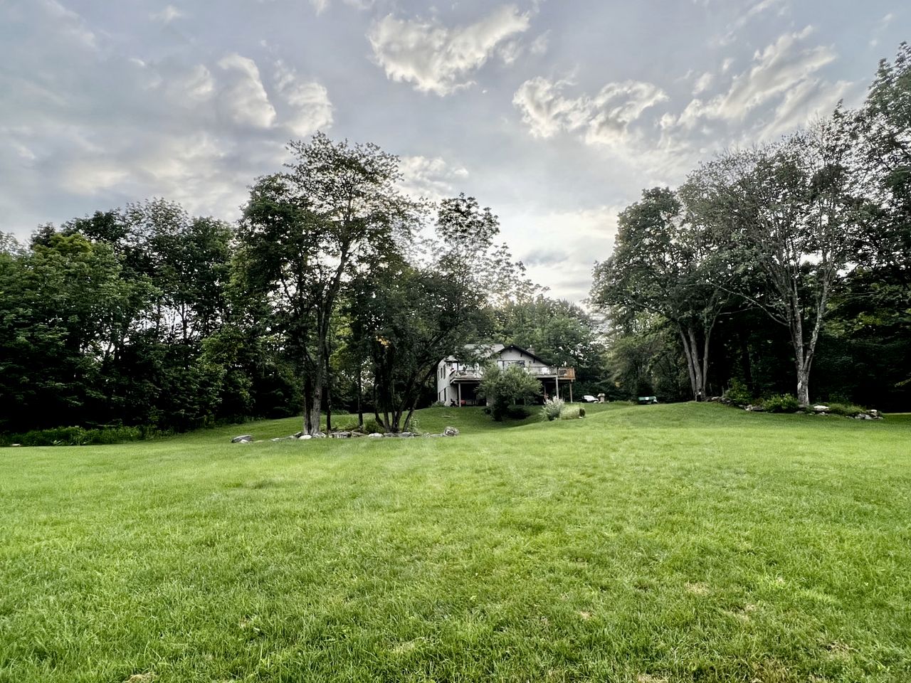 Stylish Cabin Nestled Into the Breathtaking Landscape in Vermont