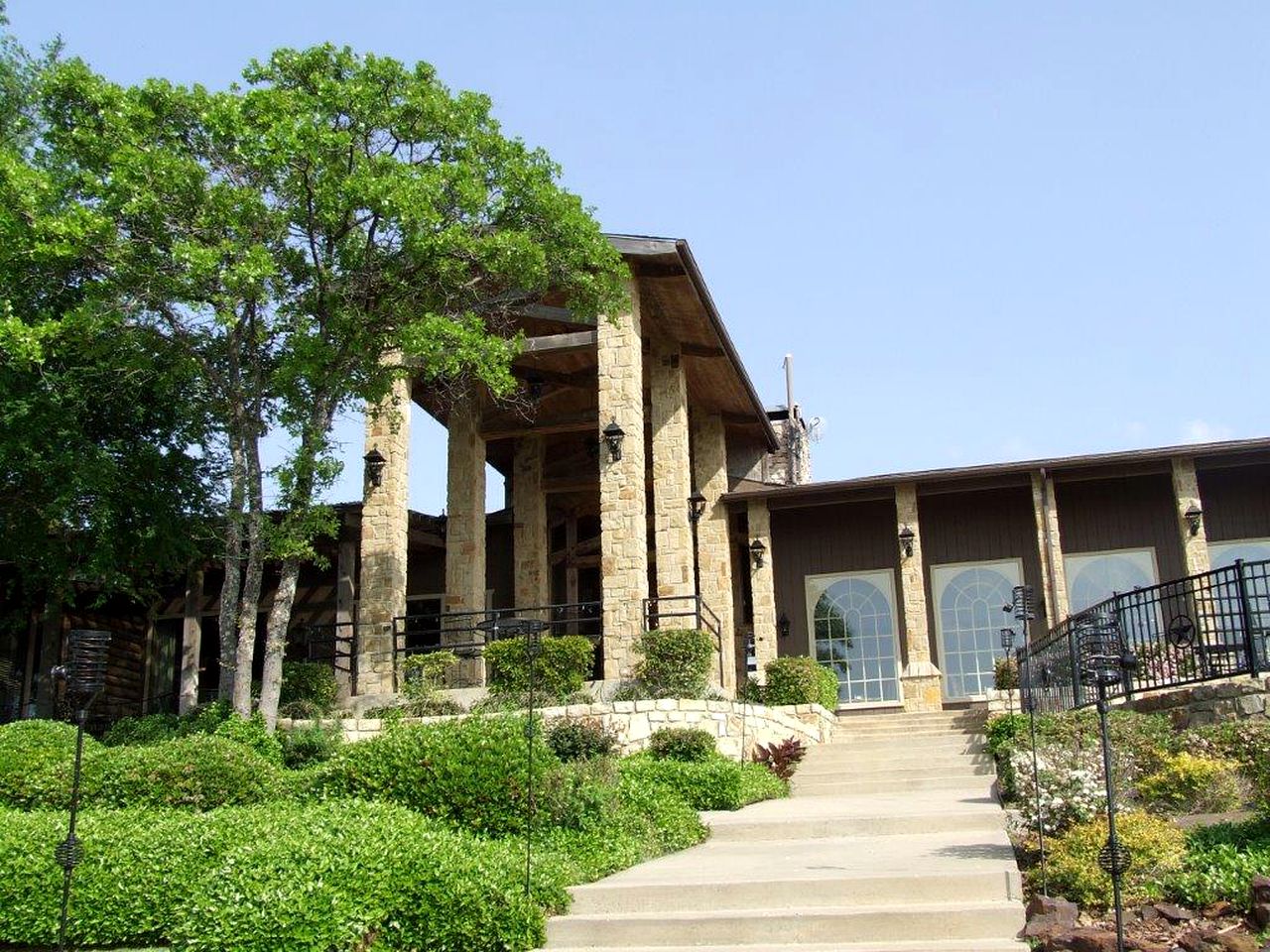 Unique Getaway in Pilot Point, Texas