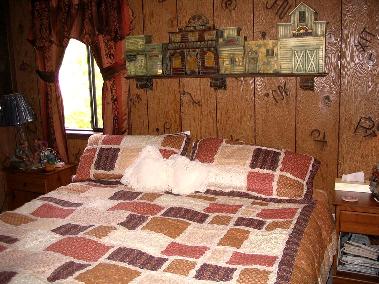 Western-Style Room on Ranch near Whitefish, Montana